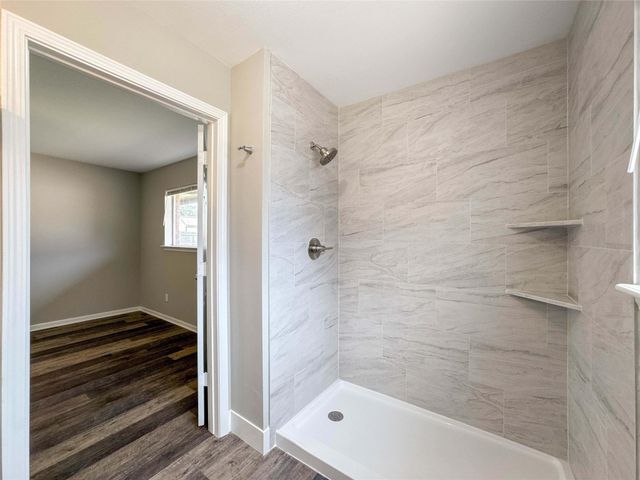 4208 Pine Shadows Street, Dickinson, TX 77539