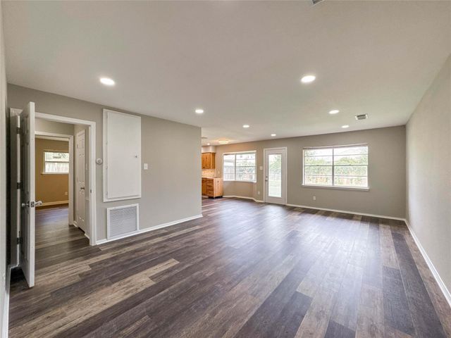 4208 Pine Shadows Street, Dickinson, TX 77539