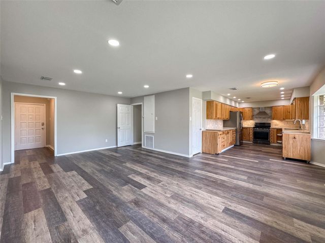4208 Pine Shadows Street, Dickinson, TX 77539