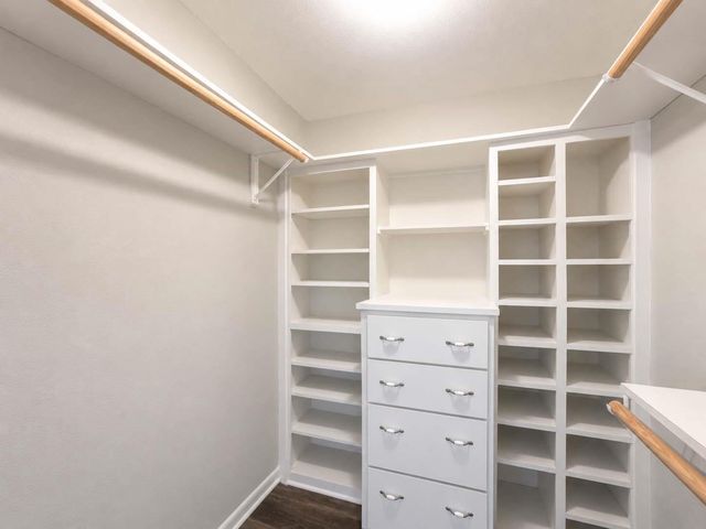 4208 Pine Shadows Street, Dickinson, TX 77539