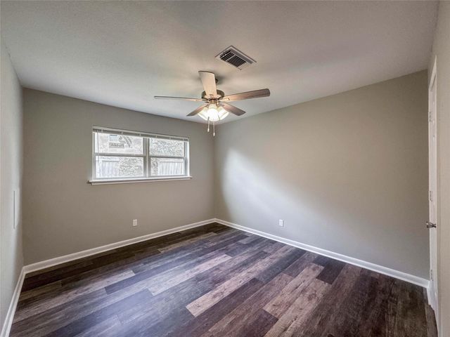 4208 Pine Shadows Street, Dickinson, TX 77539
