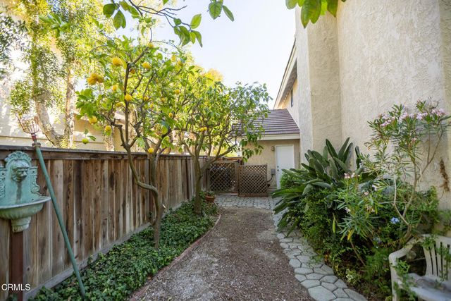 2596 Rikkard Drive, Thousand Oaks, CA 91362