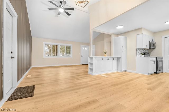 8304 Cedar Road, Chesterland, OH 44026