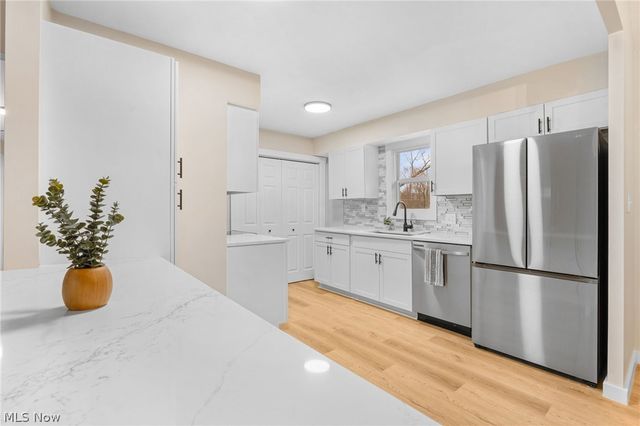 8304 Cedar Road, Chesterland, OH 44026