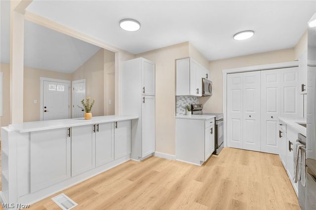 8304 Cedar Road, Chesterland, OH 44026