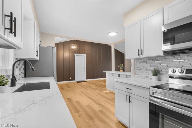 8304 Cedar Road, Chesterland, OH 44026