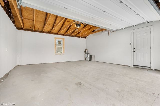 8304 Cedar Road, Chesterland, OH 44026