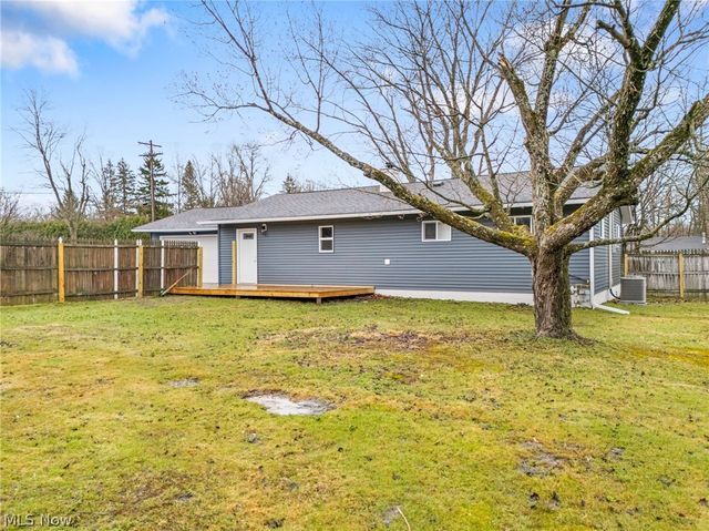 8304 Cedar Road, Chesterland, OH 44026