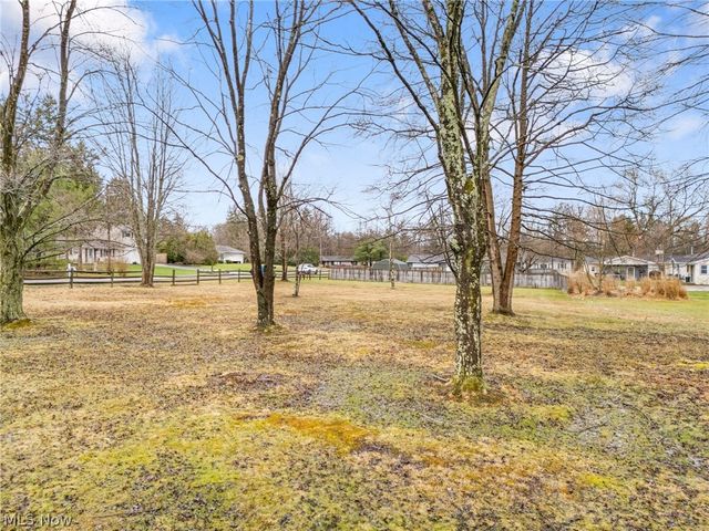 8304 Cedar Road, Chesterland, OH 44026