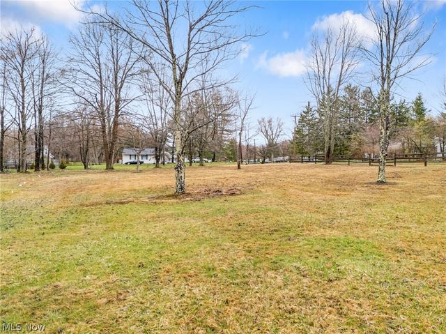 8304 Cedar Road, Chesterland, OH 44026