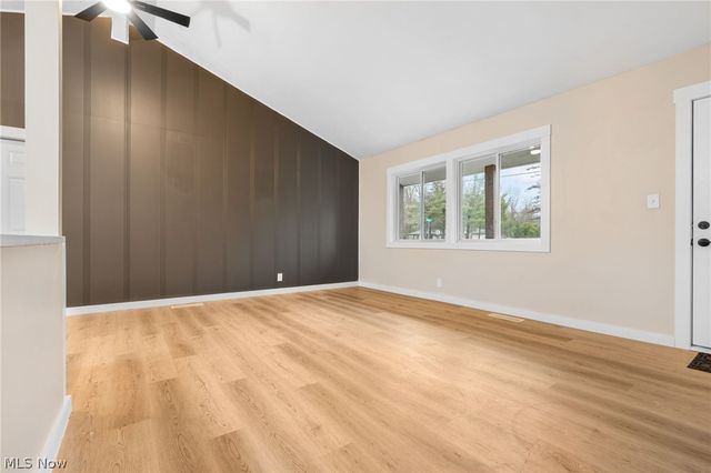 8304 Cedar Road, Chesterland, OH 44026