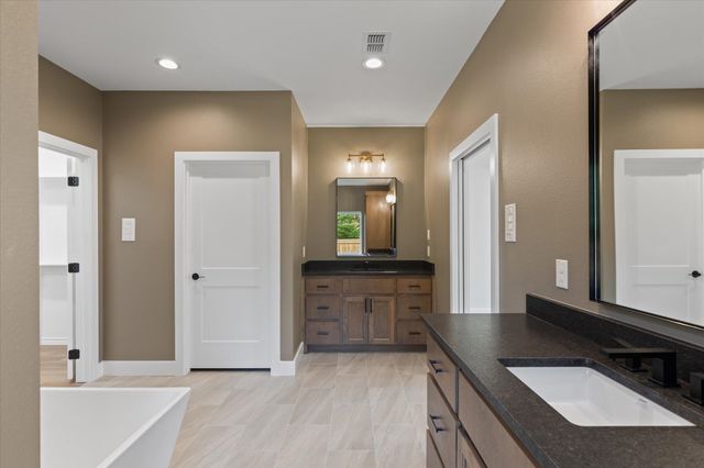 5601 Grey Hawk Lane, Longview, TX 75605