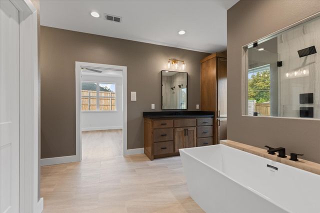 5601 Grey Hawk Lane, Longview, TX 75605