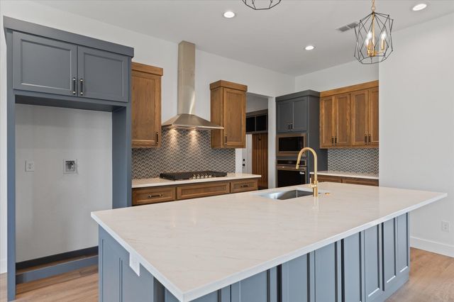 5601 Grey Hawk Lane, Longview, TX 75605