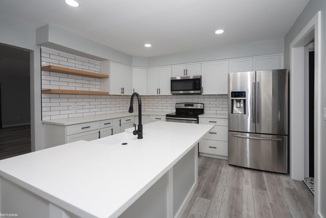 41058 W Rosewood Drive, Clinton Twp, MI 48038