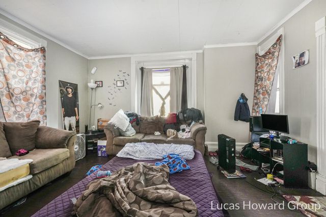 731 Village Street, Kalamazoo City, MI 49008