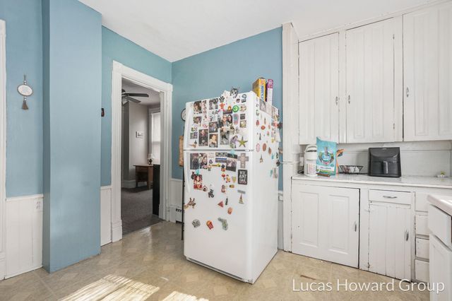 731 Village Street, Kalamazoo City, MI 49008