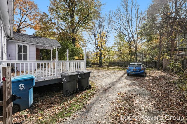 731 Village Street, Kalamazoo City, MI 49008