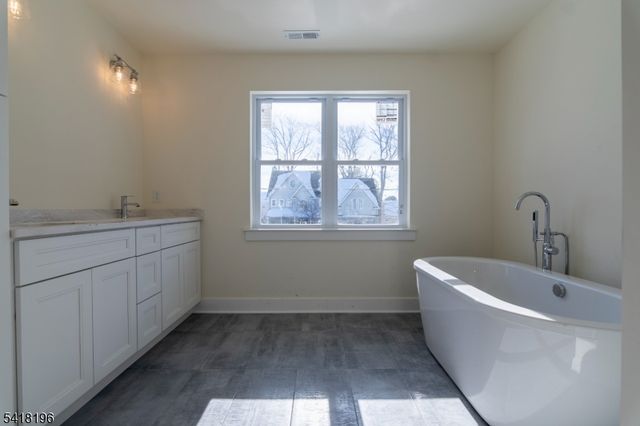 38 Avenue I, Monroe Twp., NJ 08831