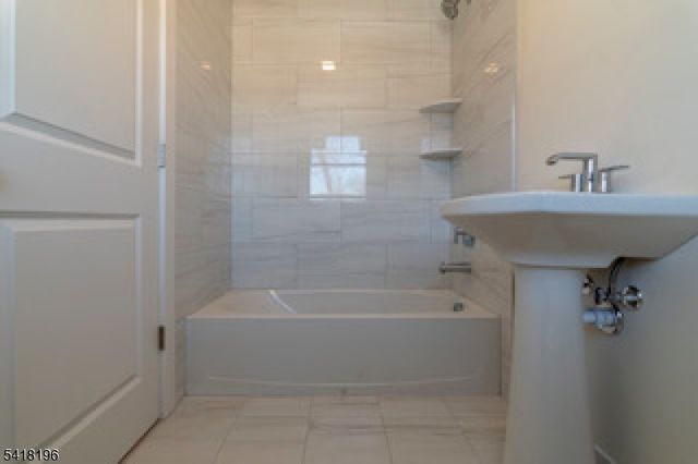 38 Avenue I, Monroe Twp., NJ 08831