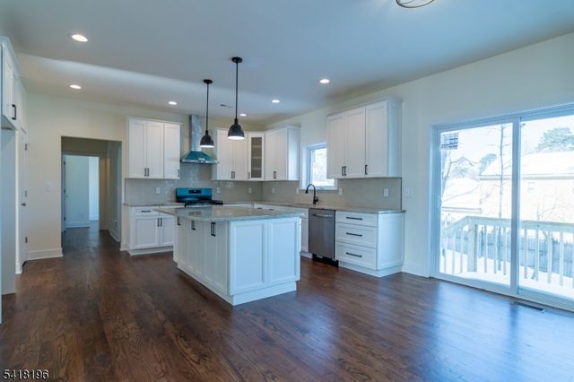 38 Avenue I, Monroe Twp., NJ 08831