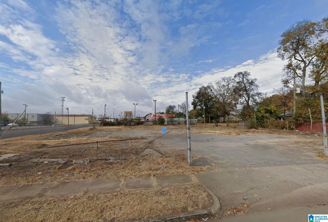 700 3RD AVENUE W, Birmingham, AL 35204