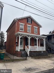 214 E WASHINGTON ST, Chambersburg, PA 17201