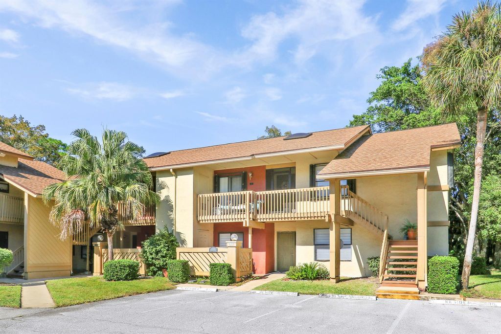 Image 1 of property listing at 13095 Belhaven Court 8, Wellington, FL 33414
