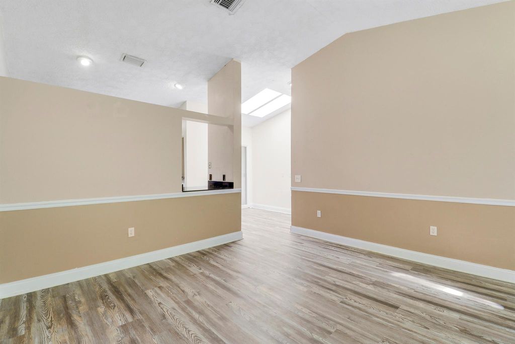 Image 12 of property listing at 13095 Belhaven Court 8, Wellington, FL 33414