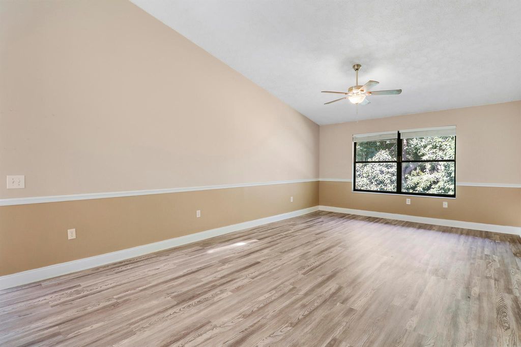 Image 15 of property listing at 13095 Belhaven Court 8, Wellington, FL 33414