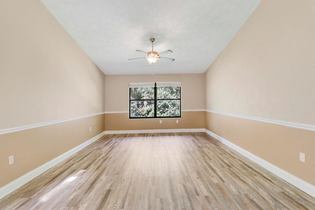 Image 16 of property listing at 13095 Belhaven Court 8, Wellington, FL 33414