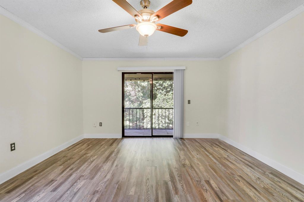 Image 17 of property listing at 13095 Belhaven Court 8, Wellington, FL 33414