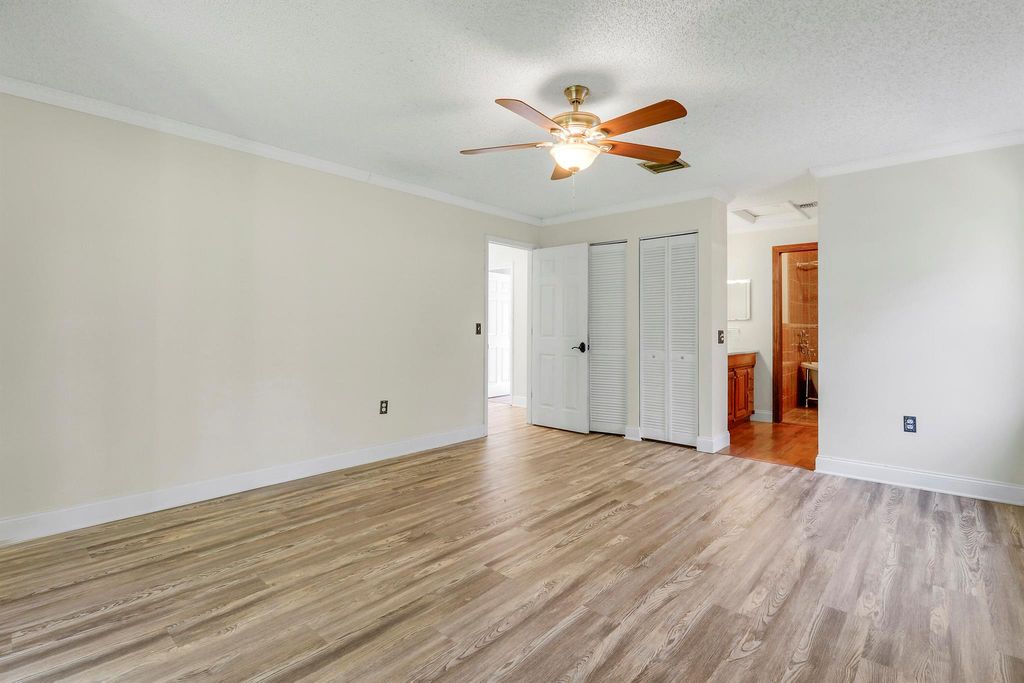 Image 18 of property listing at 13095 Belhaven Court 8, Wellington, FL 33414