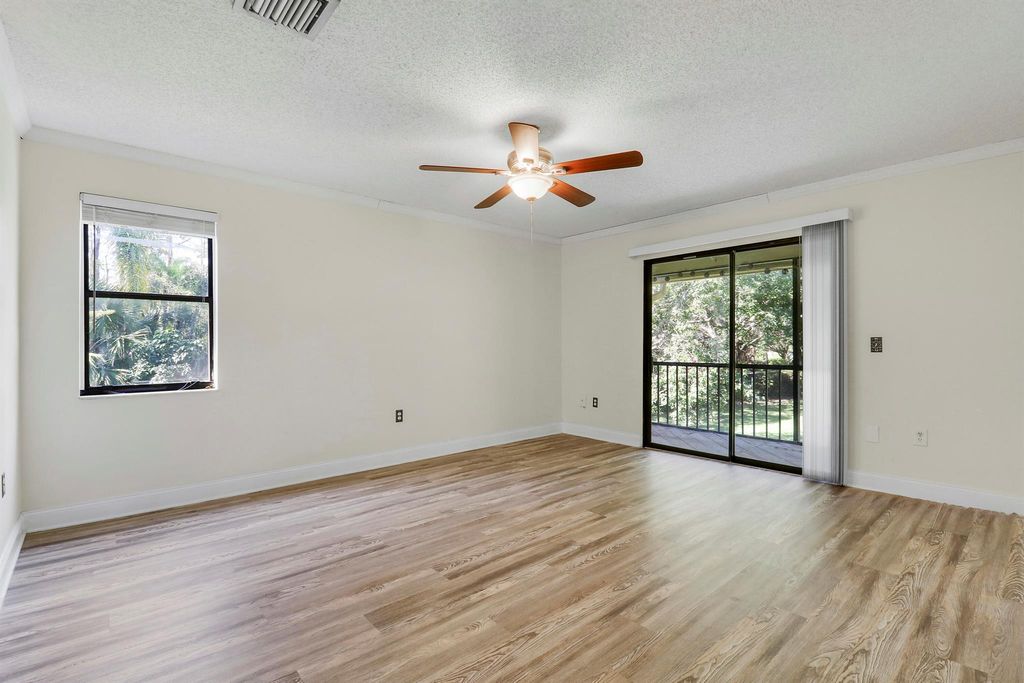 Image 19 of property listing at 13095 Belhaven Court 8, Wellington, FL 33414