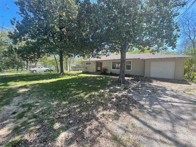 1100 Poe Street, Azle, TX 76020