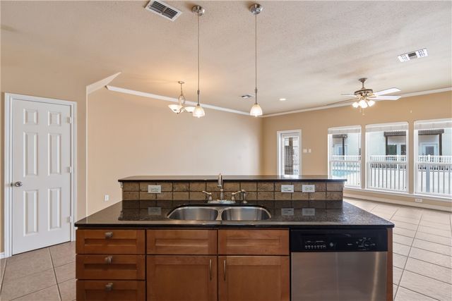 14878 Granada Dr 203, Corpus Christi, TX 78418