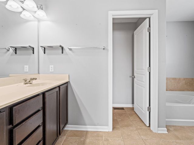 1140 Hyde Park, Crown Point, IN 46307