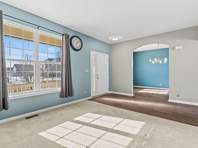 1140 Hyde Park, Crown Point, IN 46307