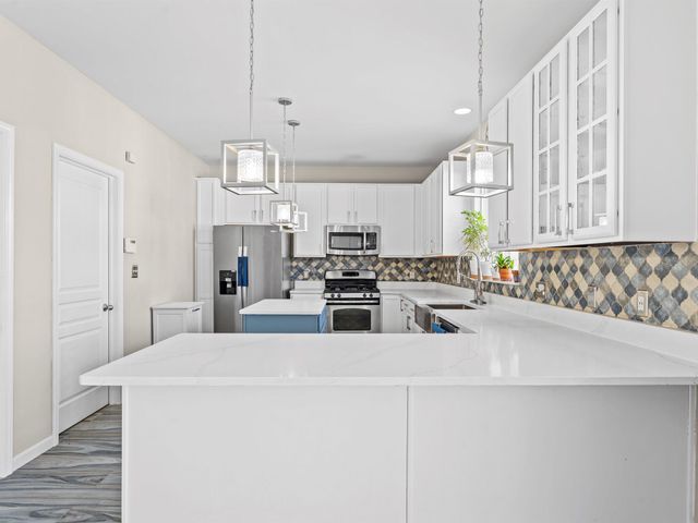 1140 Hyde Park, Crown Point, IN 46307