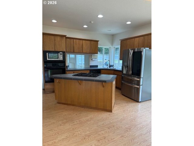 4040 Nw 18TH Cir, Camas, WA 98607