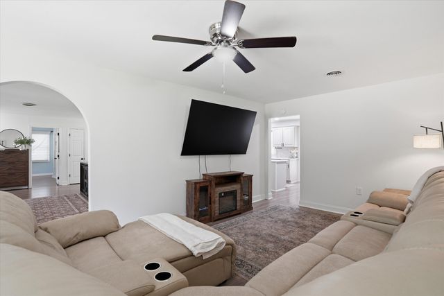 403 Forest Circle, Summerville, SC 29483
