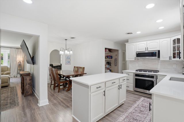 403 Forest Circle, Summerville, SC 29483