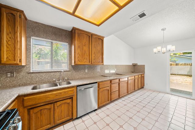 300 Withington Ave, Rio Linda, CA 95673
