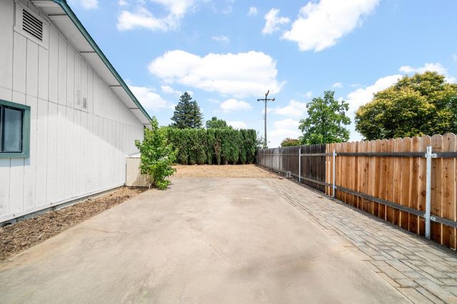 300 Withington Ave, Rio Linda, CA 95673