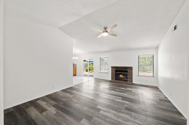 300 Withington Ave, Rio Linda, CA 95673