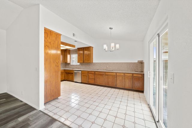 300 Withington Ave, Rio Linda, CA 95673