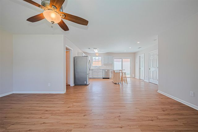 115 N 12th Street, Highlands, TX 77562