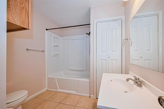 115 N 12th Street, Highlands, TX 77562