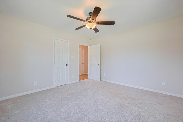 115 N 12th Street, Highlands, TX 77562