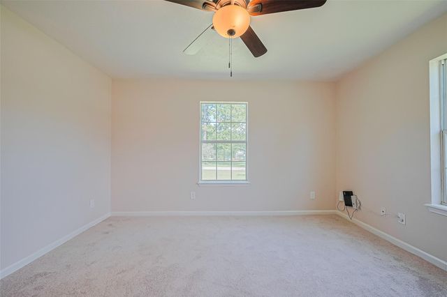 115 N 12th Street, Highlands, TX 77562